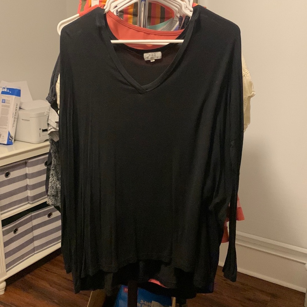 Black PIKO V-neck Women’s Long-sleeve Top size Small